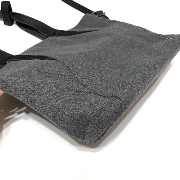 lululemon Wool Convertible Tote - Picture 7 of 10